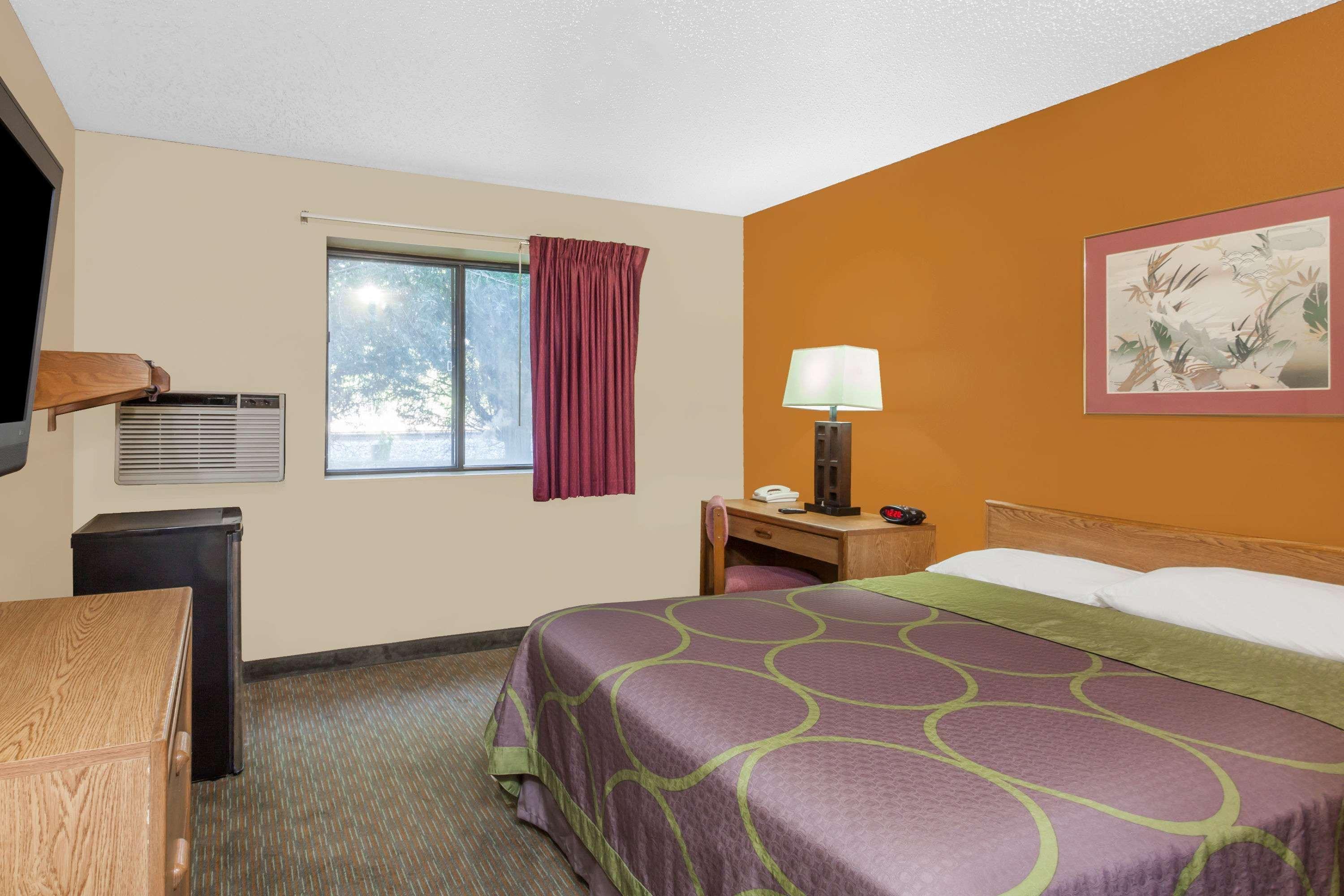 Hotel Super 8 By Wyndham Charlotte/Amusement Park Area Extérieur photo